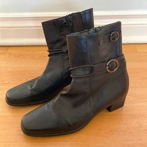 Black leather boots NWOT